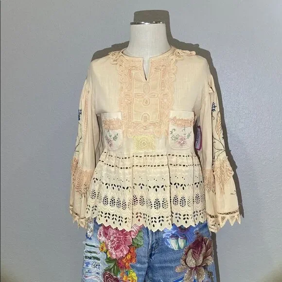 Upcycled boho top trimmed with vintage lace, size M - Picture 2 of 9